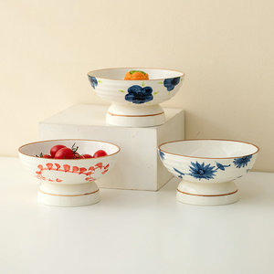Bol sur piédestal en céramique à motifs floraux, peint à la main, pour servir des fruits, salades, usage domestique - Product Image 1