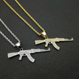 Collier pendentif AK47 en acier titane avec sertissage pavé de diamants, bijou unisexe, cadeau - Product Image 1