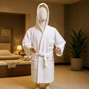 Peignoir <span class=keywords><strong>de</strong></span> <span class=keywords><strong>bain</strong></span> absorbant en polaire corail à motif brodé pour enfants, idéal pour les hôtels et les baby showers (vente en gros) - Product Image 2