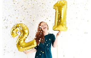 Gold Silver Number Foil Balloons 16 32 40 Inch Aluminum Mylar Reusable Customizable Birthday Wedding Party Decoration 09 Numbers - Product Image 2