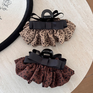 Pince à cheveux vintage à imprimé léopard avec nœud, cadeau de mode pour femme, idéale pour l'automne et l'hiver, pince requin antidérapante - Product Image 1