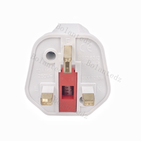 Adaptador de corriente UK 13A Adaptador de viaje de enchufe único EU UK Convertidor Enchufe Cargador Características DE SEGURIDAD Material de PC Hogar OEM Personalizable
