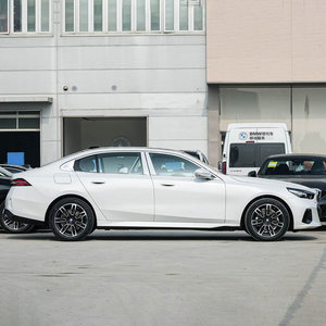 รถบีเอ็มดับเบิลยู 525Li ปี 2026 รุ่น M Sport Package สีขาวบริสุทธิ์ เครื่องยนต์ 2.0T Mild Hybrid รถซีดานหรู ขับเคลื่อนซ้าย มือหนึ่ง ขายส่งเพื่อการส่งออก  รับจอง - Product Image 4