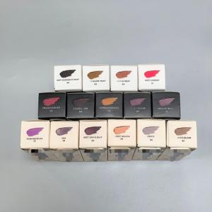 Brillo Labial de Alto Brillo en 15 Colores, 9 ml, Hidratante, Voluminizador, Luminizador Labial de Larga Duración, Acabado Espejo, No Pegajoso, Tinte Labial para Todos los Tonos de Piel - Product Image 1