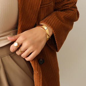 Brazalete cruzado de acero inoxidable chapado en oro de 18 quilates para mujer, joyería de moda, brazalete abierto - Product Image 3