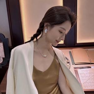 สร้อยคอหรูหราไฮเอนด์ เงินแท้ S925 ประดับด้วยไข่มุกบาร็อคธรรมชาติ ดีไซน์ประณีต สร้อยคอระดับไนช์ หรูหราเบาๆ - Product Image 1