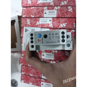 CARLO GAVAZZI RGC1S60D41GGEP Relais à semi-conducteurs neufs via Fedex ou DHL - Product Image 4