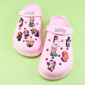 Dibujos animados 2023 venta al por mayor cantante Anime café mexicano personalizado sirena nuevo <span class=keywords><strong>Karol</strong></span> <span class=keywords><strong>G</strong></span> zapato zuecos encantos - Product Image 3