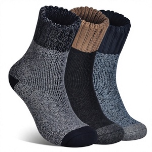 Chaussettes d'hiver rétro personnalisées pour hommes, épaisses, à motif uni, absorbant la transpiration, respirantes, chaudes, écologiques, avec design bouclé - Product Image 3