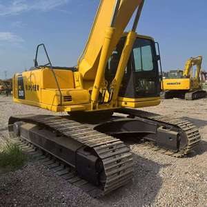 Excavadora de cadenas Komatsu PC200 con capacidad de cazo de 1.6 m y alta eficiencia operativa, maquinaria mediana para movimiento de tierras - Product Image 4