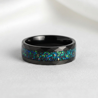 Bague en tungstène martelé noir de haute qualité de 8 mm avec incrustation d'opale galaxie, bijoux de mode pour homme et femme, alliance de fiançailles, cadeau