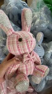 Conejo de Peluche con Incrustaciones de Diamantes, Adorno Grande, Conejo de Peluche para Decoración del Hogar, Artesanía Hecha a Mano - Product Image 2