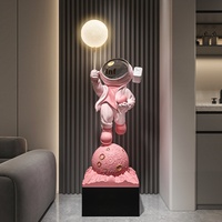 Vente en gros de grandes décorations en résine, figurines d'astronautes roses pour le salon, le bureau, la salle d'étude, cadeau d'anniversaire, articles décoratifs en résine