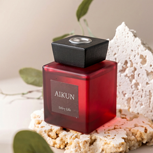 Aikun 100ml Sticker Logo Black Box Custom Scent Long Lasting 3 Day Sample Red Square Glass <b>Reed</b> <b>Diffuser</b> Candle Set <b>For</b> Startup - Product Image 3