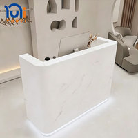 Comptoir de réception incurvé blanc personnalisé, petit bureau d'accueil pour salon de beauté et de coiffure