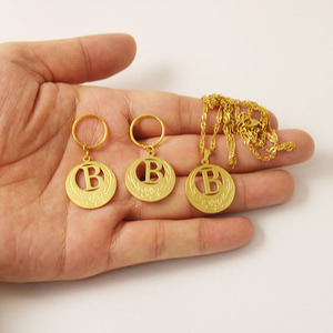 Juego de Collares con Iniciales de Acero Inoxidable Chapado en Oro de 24K, Colección de Alfabeto para Aniversario, Nueva Zelanda, Kiribati, Micronesia, Guam - Product Image 2