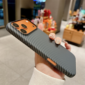 Funda magnética ultrafina de lujo para teléfono móvil iPhone 16 15 14 Pro Max, funda de fibra de carbono para iPhone 17 Pro Max al por mayor - Product Image 4