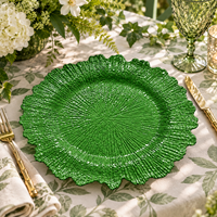 Assiette de présentation de luxe 13 pouces en plastique or rose, bord floral texturé thermolaqué, décoration de table moderne pour réception de mariage