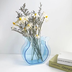 <span class=keywords><strong>Vase</strong></span> Acrylique Moderne Art Déco Petit <span class=keywords><strong>Vase</strong></span> Floral <span class=keywords><strong>Transparent</strong></span> Dessus De Table <span class=keywords><strong>Vase</strong></span> À Fleurs En Acrylique - Product Image 4