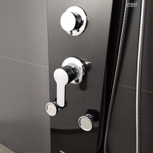 Spazzola pannelli <span class=keywords><strong>doccia</strong></span> neri <span class=keywords><strong>con</strong></span> 6 getti corpo <span class=keywords><strong>e</strong></span> pioggia pioggia in testa - Product Image 4