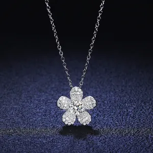 Fine jewelry beautiful four-leaf clover flower pendant link chain silver necklace with shinning moissanite stone diamond