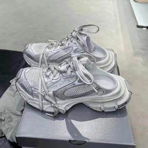 Luxurious brand fashionable walking shoes of top quality with breathable soft soles, suitable for both men and women. - Product Image 1