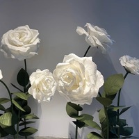 J-216 événement fleurs champagne fait à la main roses décoration intérieure mariage décoration extérieure boutique installation