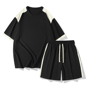 Ensemble de survêtement décontracté pour homme, deux pièces, en polyester extensible tricoté, avec logo personnalisé, manches courtes, coupe ample, color block, idéal pour l'été - Product Image 4