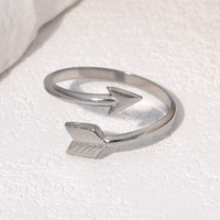 Bagues ajustables uniques et de niche en forme de flèche, en acier inoxydable plaqué or 18 carats, bijoux étanches pour femmes, inaltérables