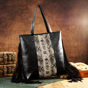 <span class=keywords><strong>Sac</strong></span> fourre-tout grande taille en <span class=keywords><strong>cuir</strong></span> végétalien à imprimé serpent vintage avec franges, style bohème chic, pour festival de musique, nouvelle mode - Product Image 4