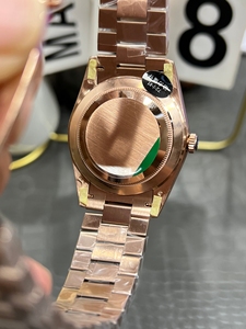 Reloj de Buceo Mecánico Automático de Lujo para Hombre con Alarma, Esfera Dorada Rosa, Correa de Acero Inoxidable, Diseño Deportivo Impermeable - Product Image 4