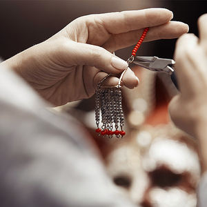 湾曲した鼻プライヤー黒ハンドルDIYハンギング機器ジュエリー製造ツールスチール製 - Product Image 6