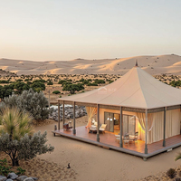 Tente de glamping de luxe pour le désert, lodge préfabriquée résistante au vent pour les stations balnéaires du désert et les campings en pleine nature