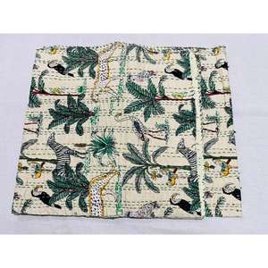Colcha Kantha estampada a mano, cubrecama de algodón diseñado con patrones artísticos y textura suave para una cama cómoda - Product Image 4