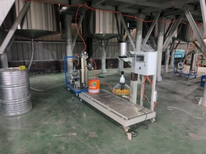 Revestimiento Epóxico Autonivelante Líquido de Alta Calidad, Ecológico y Resistente al Calor para Cuartos Limpios, Muebles, Barcos, Paredes y Plástico - Product Image 5
