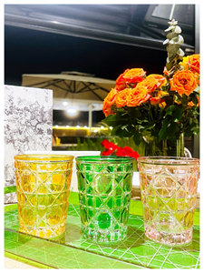 Verre à eau luxueux de couleur unie avec motif en rotin simple, aspect haut de gamme, motif sculpté à la main. - Product Image 5