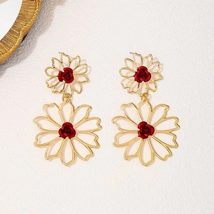 สร้อยคอรูปหัวใจสีทอง LVE9-V ทำจากโลหะผสมสังกะสีสำหรับผู้หญิง สไตล์พังก์เรียบง่าย สร้อยคอแบบห่วงเจาะ  เครื่องประดับสไตล์เกาหลี - Product Image 2