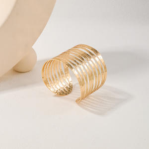 Exaggerated Fashion Retro Jewelry <b>Bracelet</b> <b>Metal</b> Hollow C-shaped Ladies <b>Bracelet</b> - Product Image 3