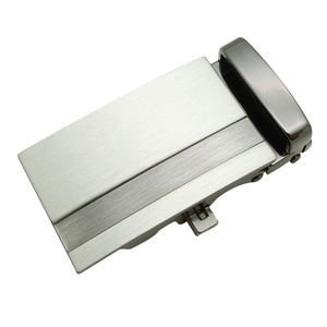 30mm Zinklegierung Einhand-Automatik-Gürtelschnalle - Nickelfrei, Ratschenschnalle mit Gummi, OEM/ODM Verfügbar, Neutraler Stil DK-1805-30 - Product Image 1