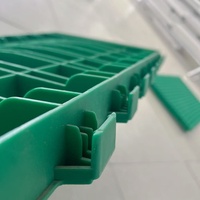 Plancher en plastique à lattes 100*50cm pour enclos à moutons