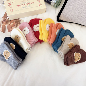 Gants d'hiver chauds en fibre acrylique pour enfants, motif dessin animé, anti-froid, mignons, en forme de petit ours, vente en gros d'usine/OEM - Product Image 2