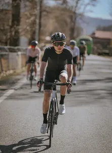 Moton Tùy Chỉnh UPF 50 + Ngắn Tay Áo Đi Xe Đạp Bánh Đặt Ropa De Ciclismo Para Hombre Xe Đạp Cưỡi Quần Áo Đường Xe Đạp Hàng Đầu Jersey Người Đàn Ông
