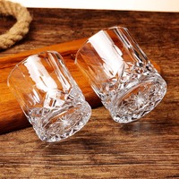Verre à vin en verre gaufré épaissi 300 ml, verre à whisky classique, verrerie domestique, personnalisable, adapté pour une utilisation dans les bars