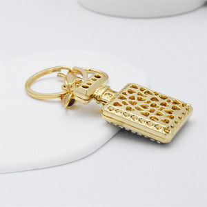Porte-clés en forme de flacon de parfum en diamant créatif coréen pour femme, porte-clés en cristal 3D pour voiture, pendentif pour sac, porte-clés en métal, petit cadeau en gros - Product Image 3