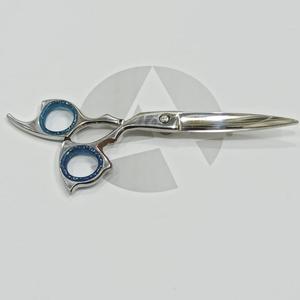 Ciseaux de barbier en acier inoxydable pour couper les cheveux en douceur avec repose-doigt Ciseaux de salon professionnels fabriqués au Pakistan - Product Image 6