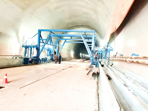Véhicule de recherche de panneaux de coffrage en acier industriel automatique pour le gabarit de fossé de tunnel de train à grande vitesse - Product Image 2