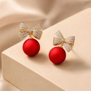 Boucles d'oreilles pendantes géométriques en perles, nœuds blancs, noirs et rouges, plaquées or, avec cristaux et diamants, pour femmes - Vente en gros - Offre Spéciale - Product Image 3
