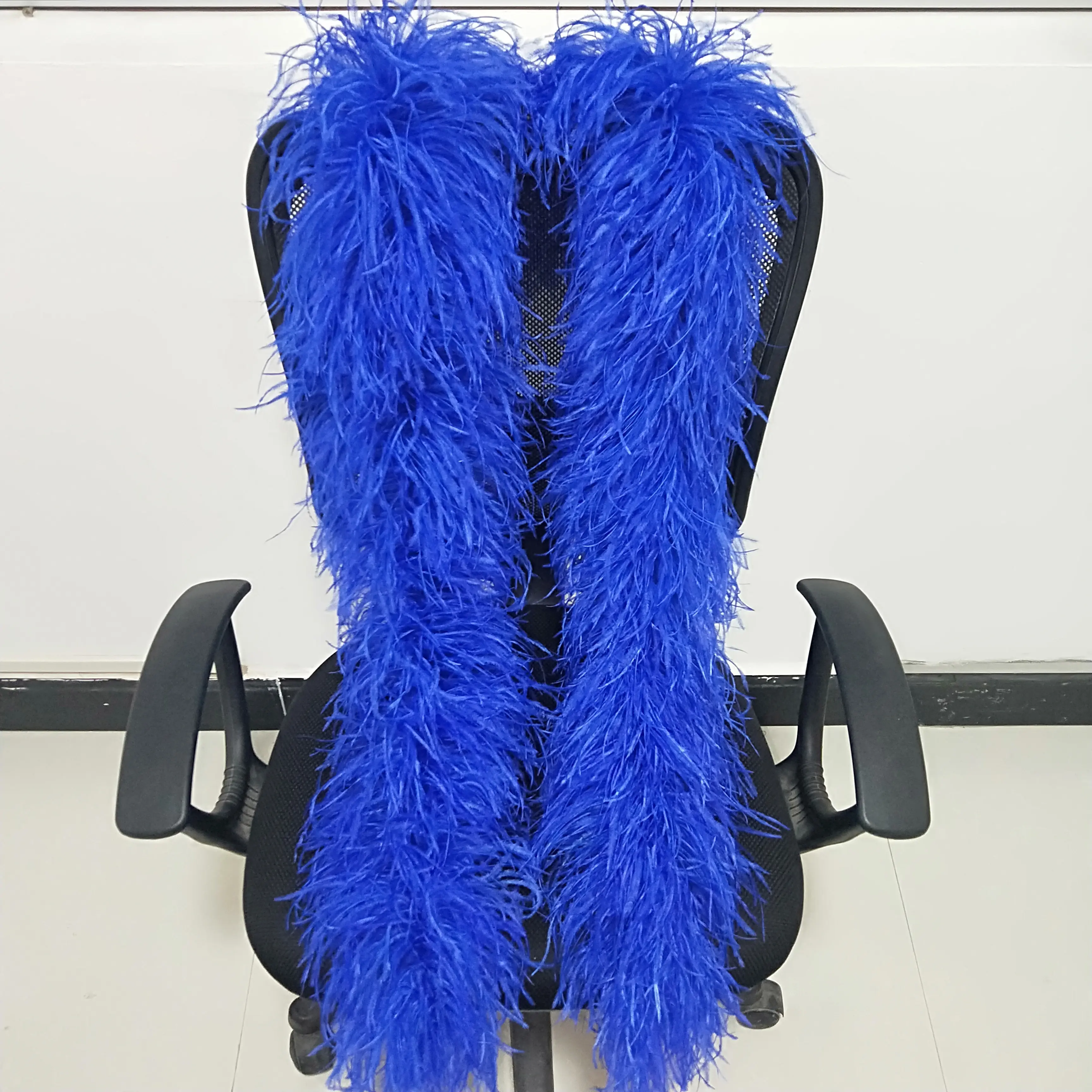 Personalizzazione 2 Yards/Meters 1-10 Plys Fluffy struzzo Feather Boa Trimming Trim Fur Plume sciarpa per costumi abiti da donna