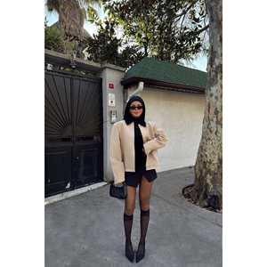 เสื้อแจ็คเก็ตซิปสำหรับผู้หญิงพร้อมดีเทลกระเป๋าสีครีม - Product Image 4