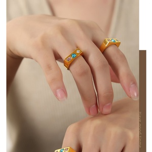 แหวนแต่งงานรูปหัวใจประดับเพชรซิรคอน สำหรับผู้หญิง ดีไซน์คลาสสิก คุณภาพสูง ชุบทอง 18k บนสแตนเลสสตีล - Product Image 6